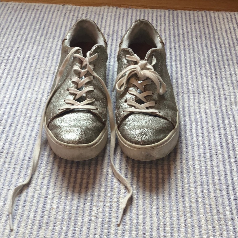 TOMS Lenox Silver Metallic Sneakers Size 8.